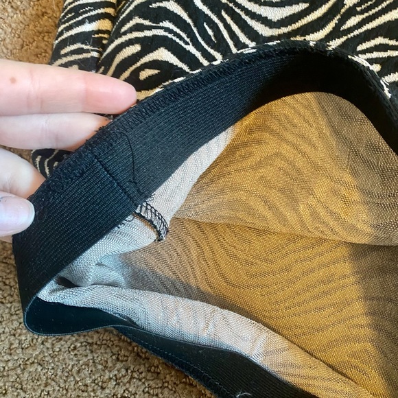 Zebra stripes mini skirt 🦓 - Picture 4 of 4